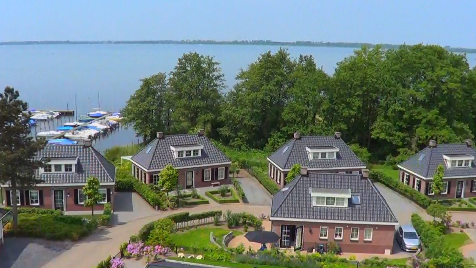 VAKANTIEHUIS AAN HET WATER KOPEN