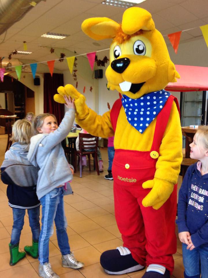 Noetsie high five