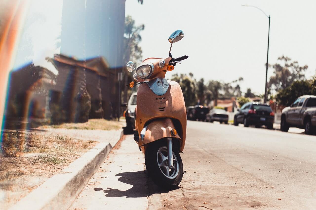 Vervoer op Bonaire; van scooters tot bussen.