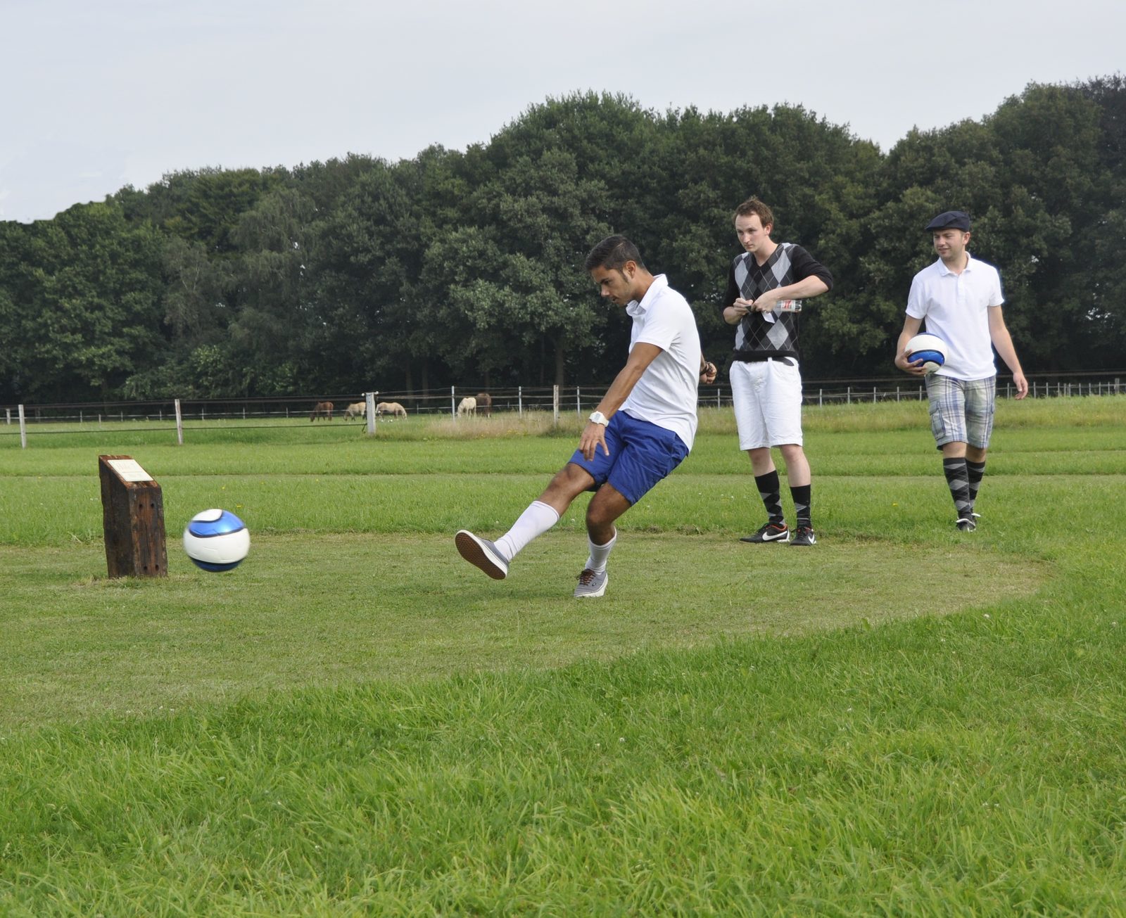Voetgolf bij Pitch en Putt Lemele
