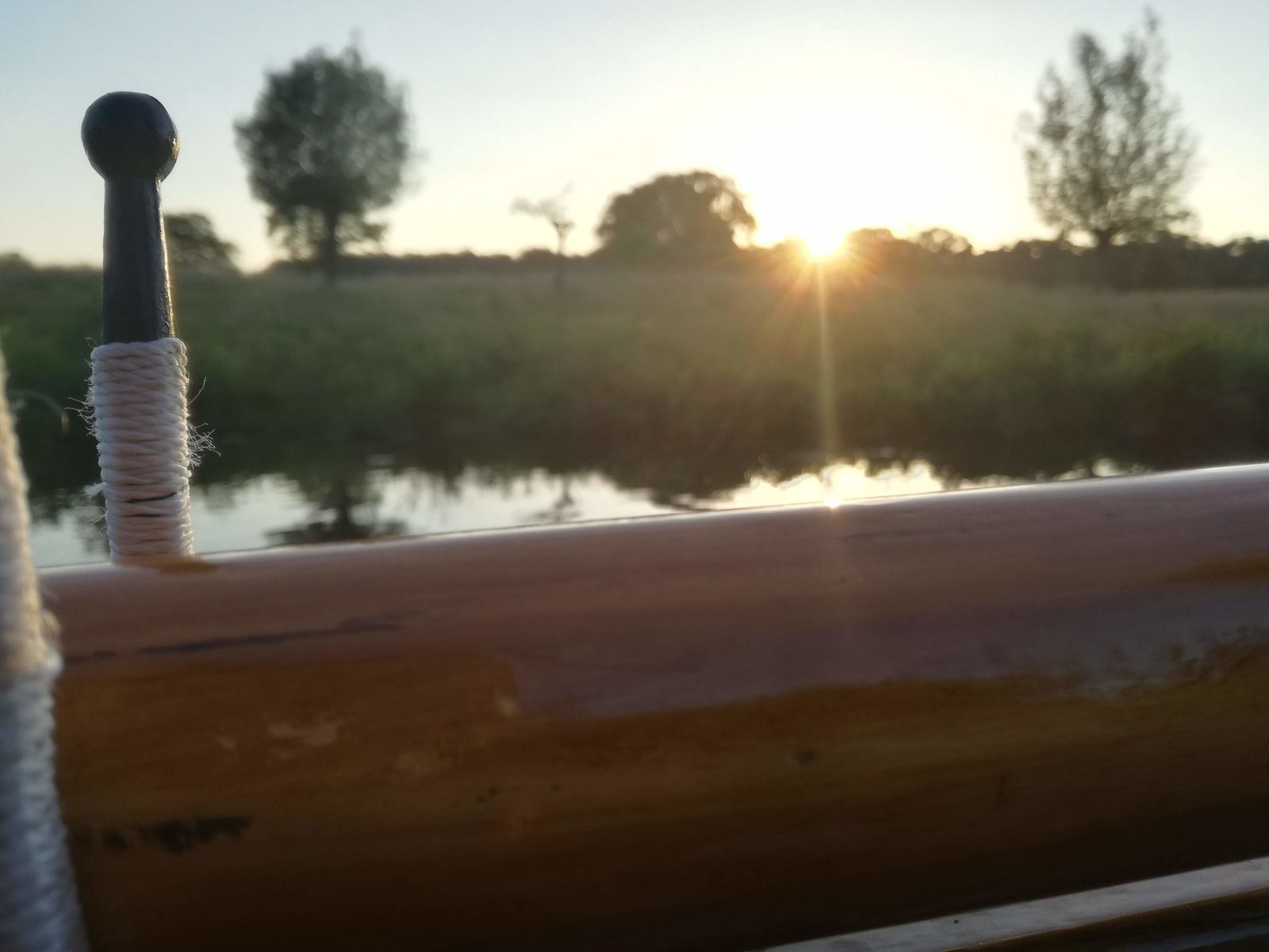 Ondergaande zon langs De Regge