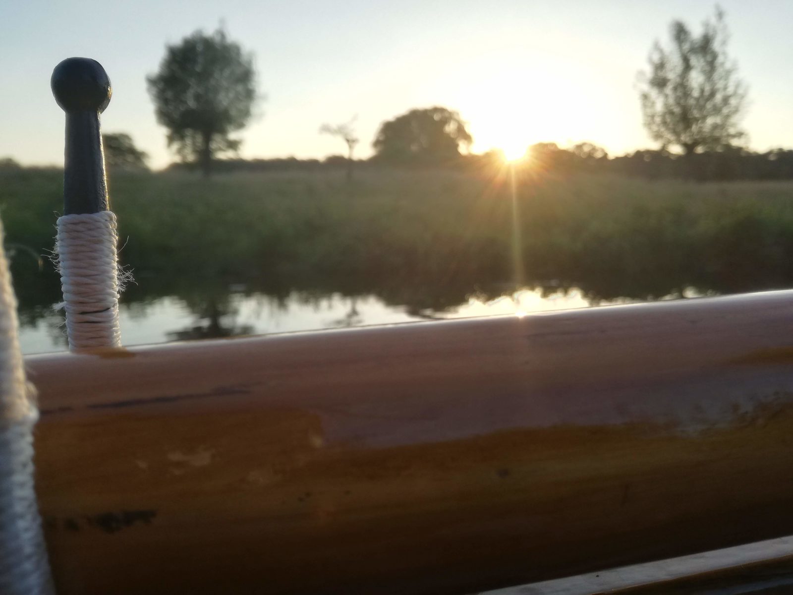 Ondergaande zon langs De Regge