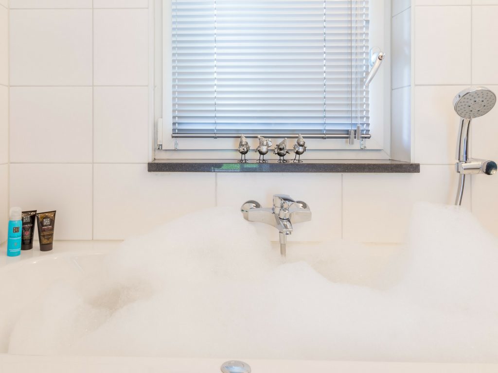 Your Indulgence Package at Hof van Salland - rich foam bath