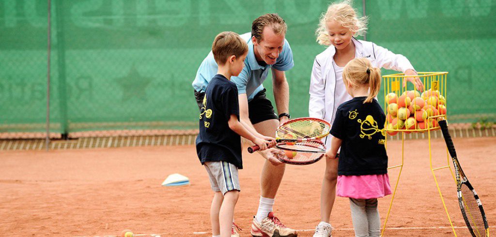 Tennisplätze und Kletterzentren