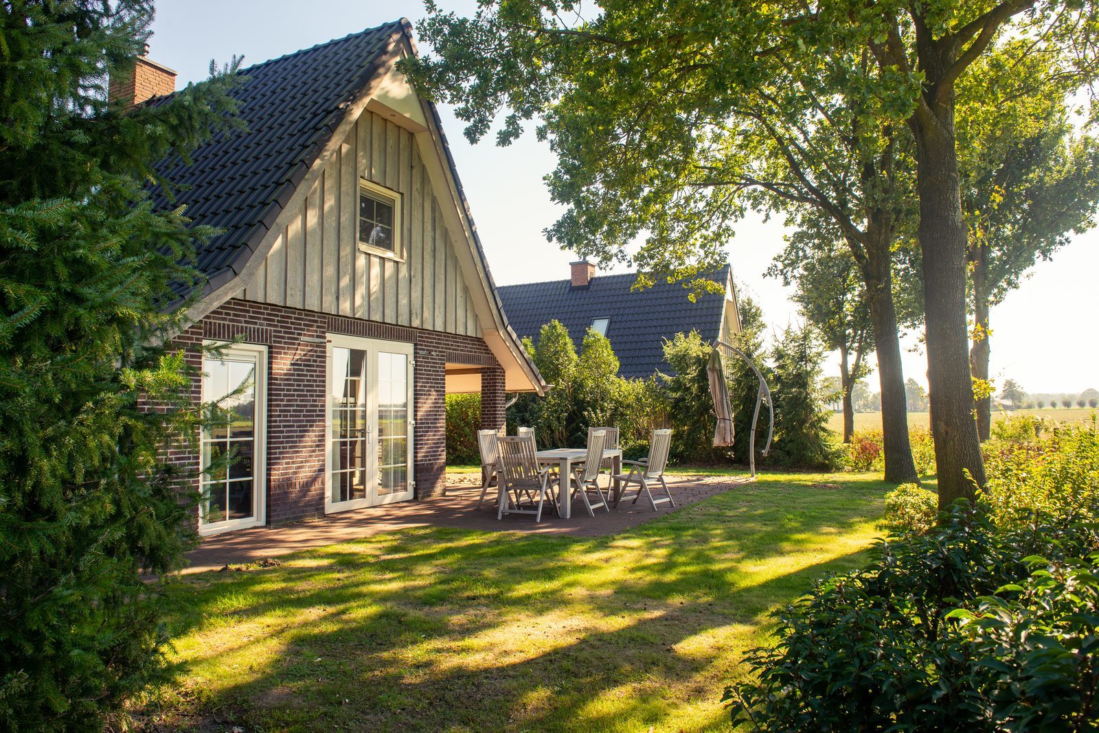 Terras villa 56 op Hof van Salland