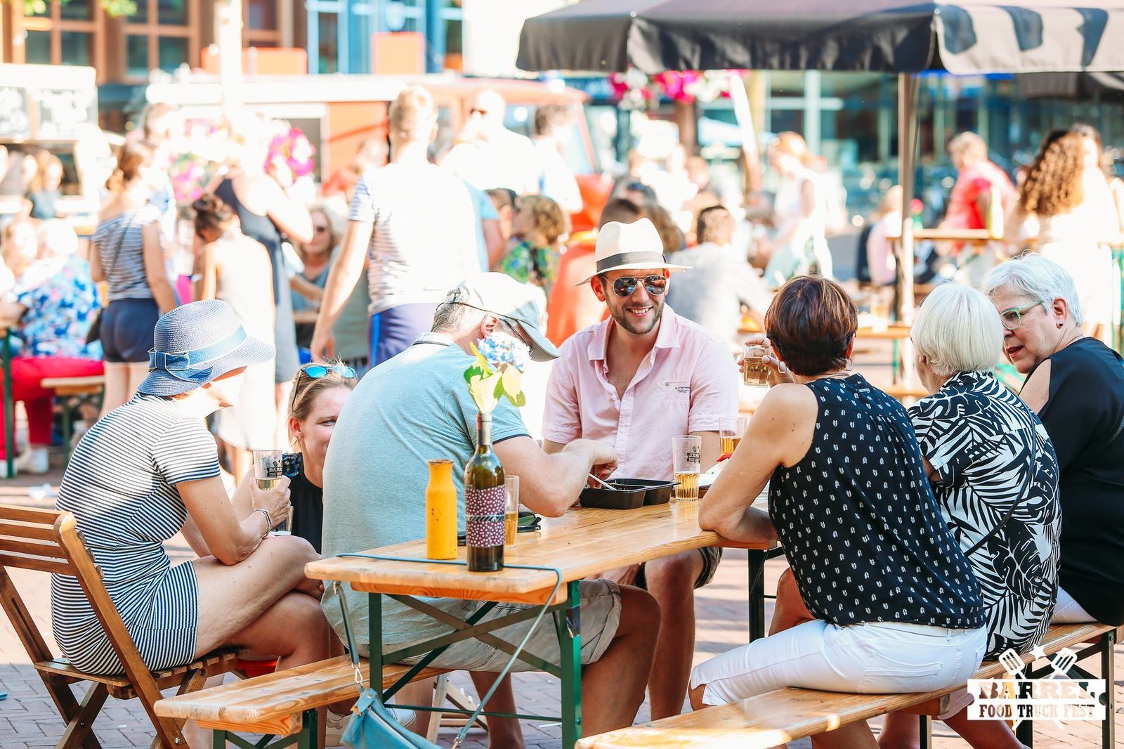 Barrel food truck festival in het centrum van Hardenberg