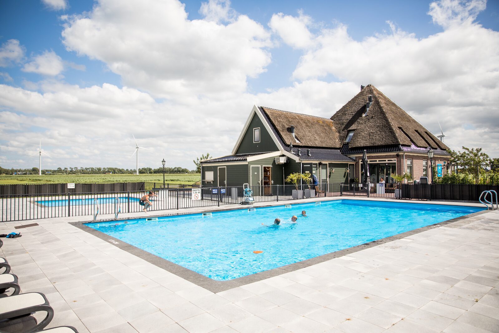 Paddling pool