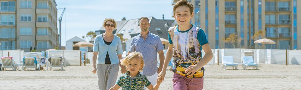 Enfants à la plage de Holiday Suites Blankenberge