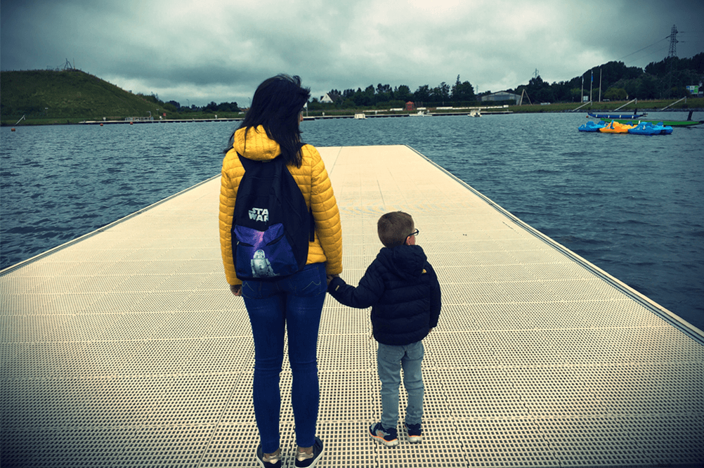 Moeder en zoon in Oye-Plage