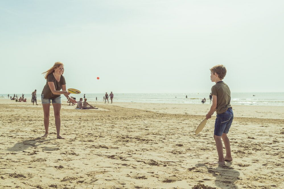 Jouer sur la plage