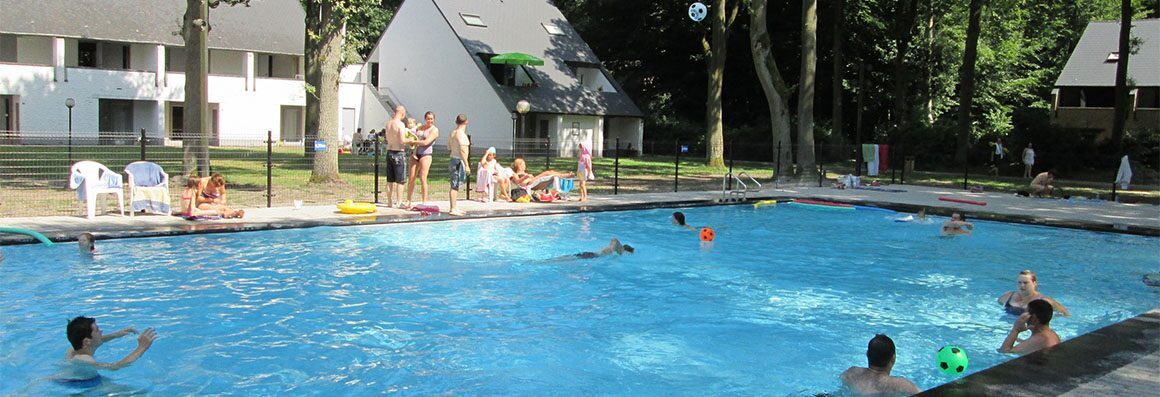 Holiday Suites Limburg zwembad