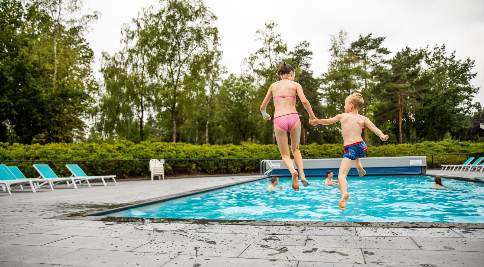 Piscine extérieure chauffée