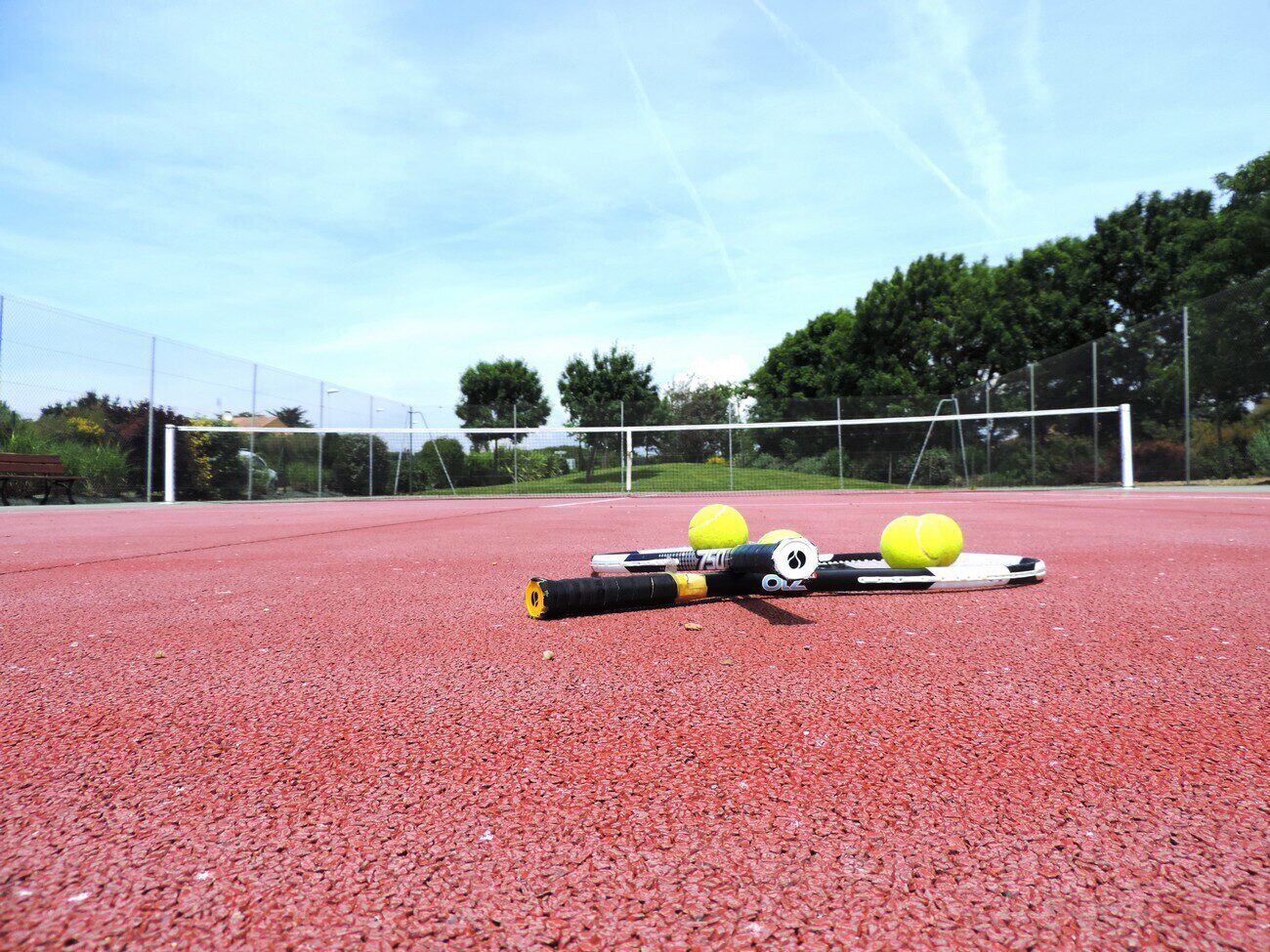 Le court de tennis