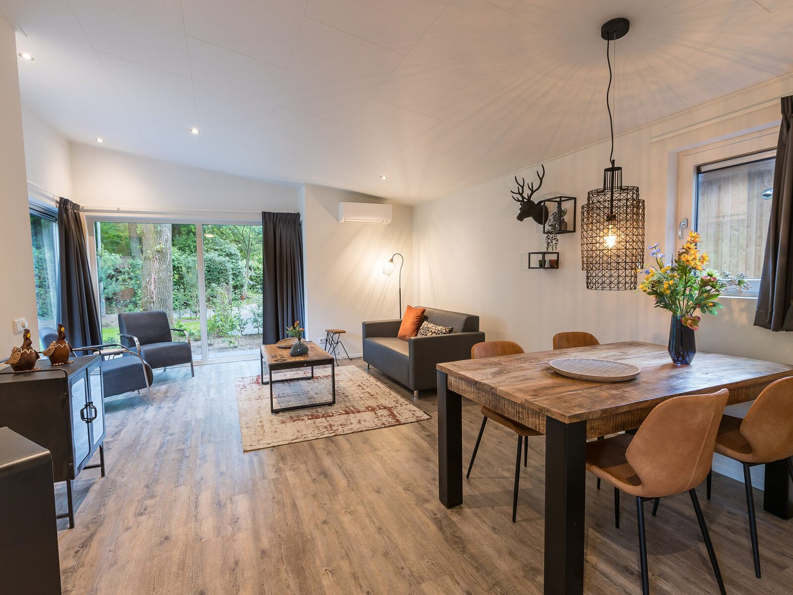 Eco Wood Lodge