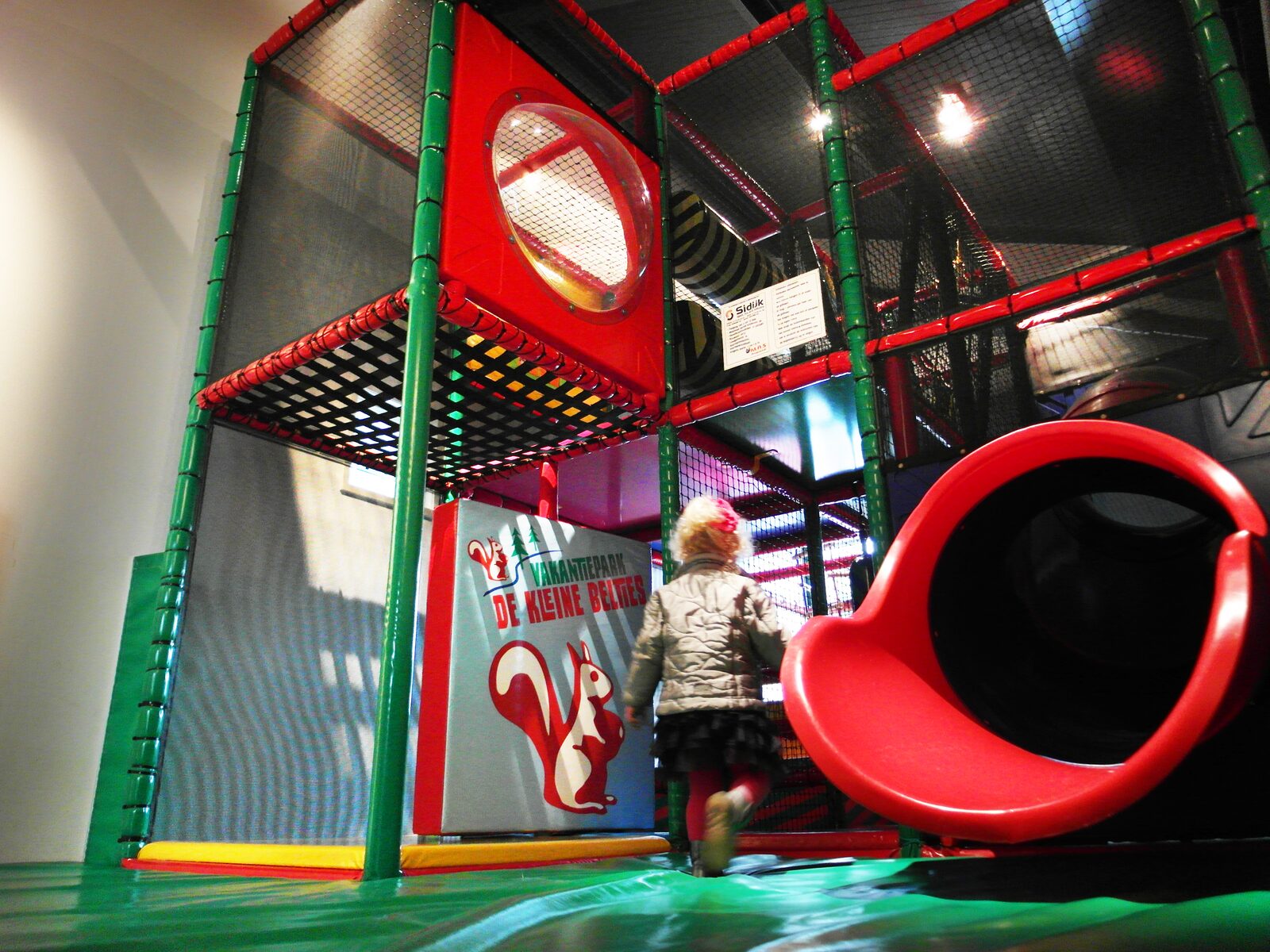 Het indoor speelparadijs